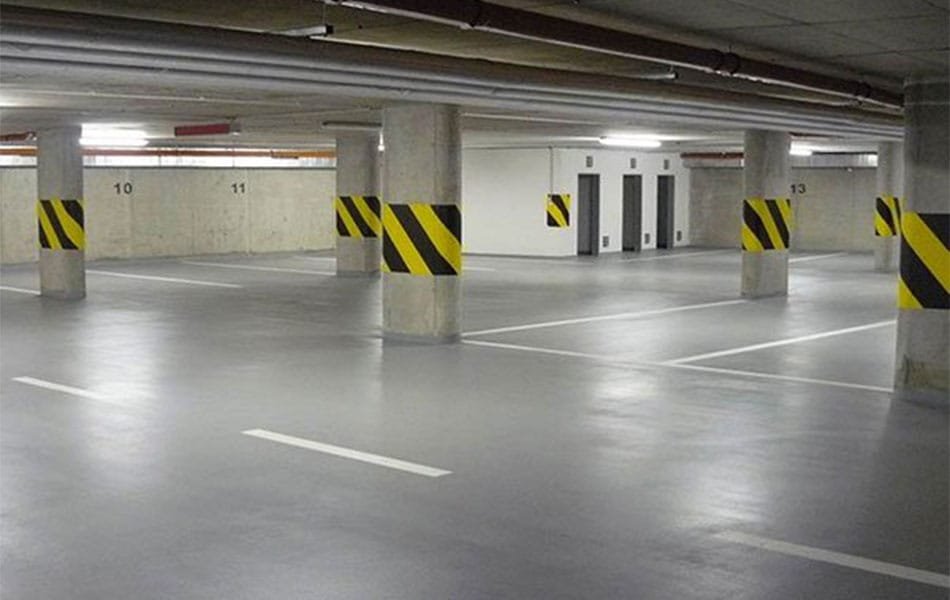 La importancia de la señalización en el pavimento industrial parkings