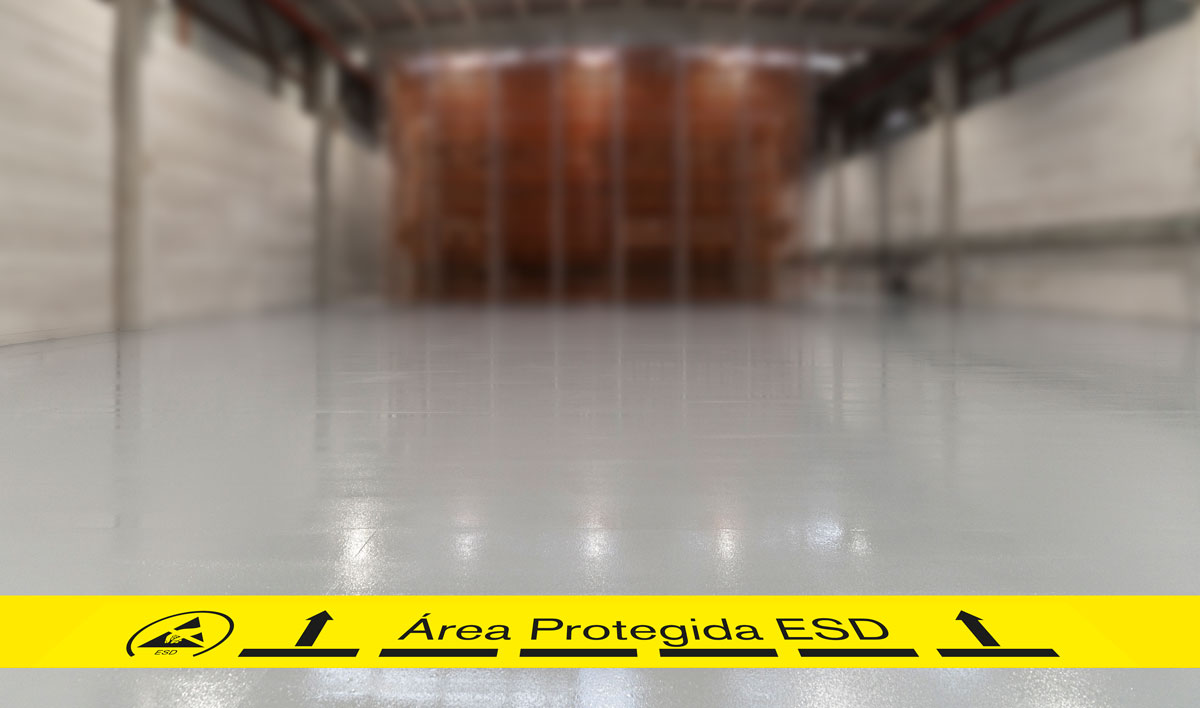 Suelos conductivos seguridad para entornos críticos